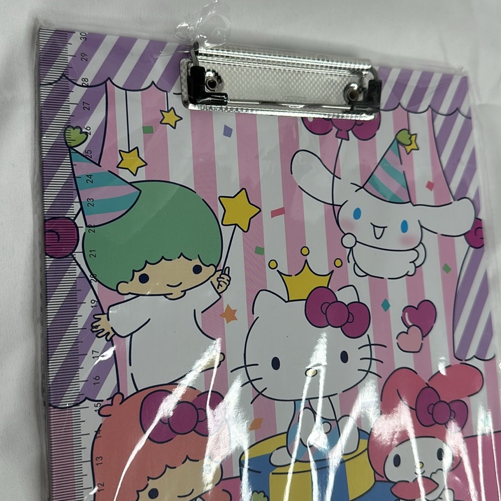 Sanrio Hello Kitty & Friends Clipboard - Picture 6 of 7